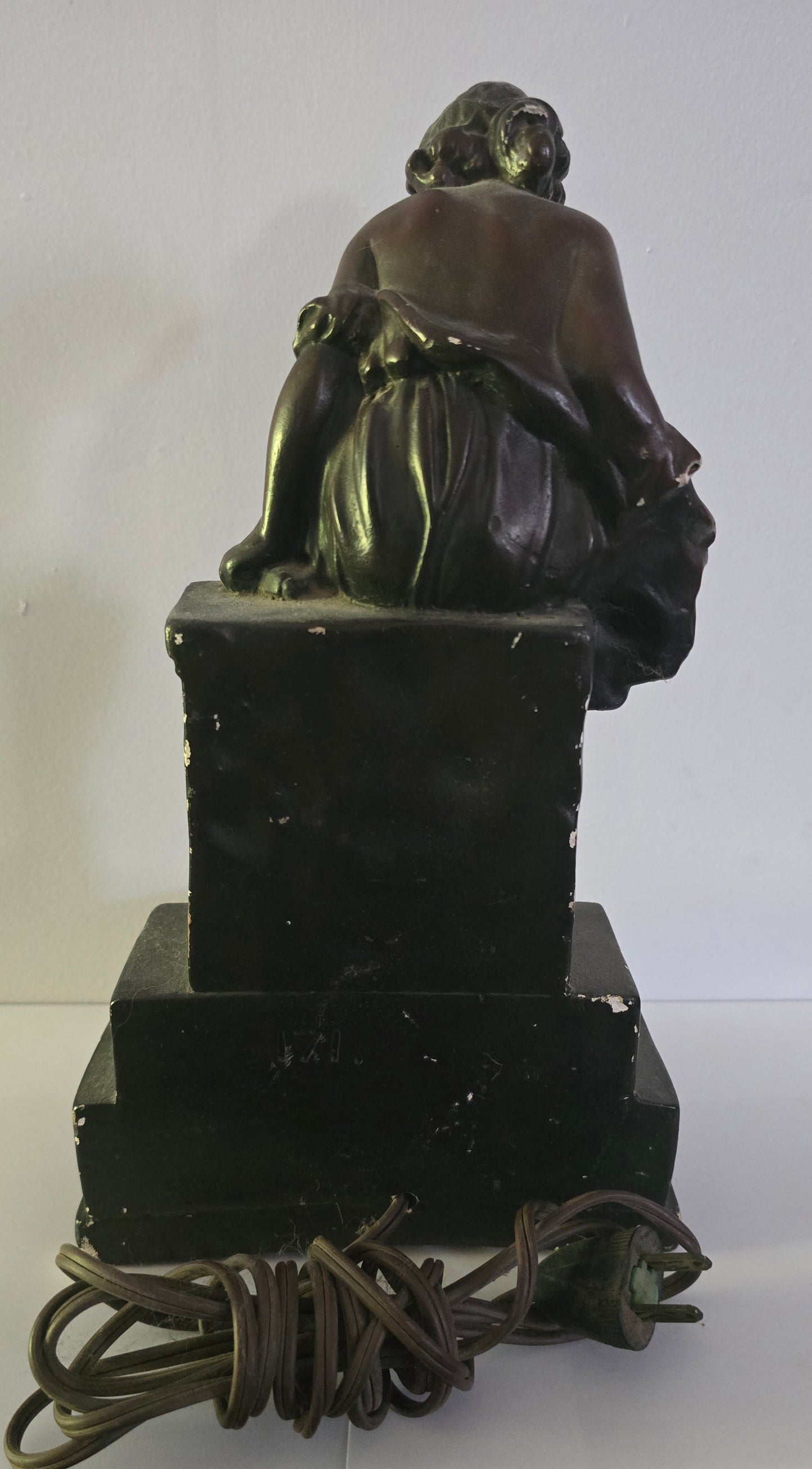 Antique lamp with Woman